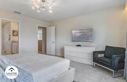 Davenport House | 5 Bedrooms4 Bathrooms Windsor Island 1860Sd