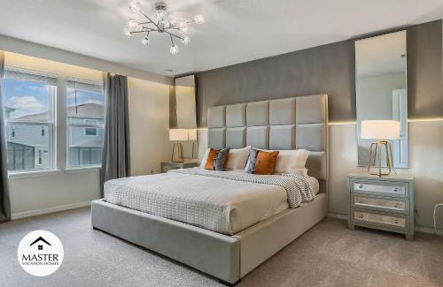 Davenport House | 5 Bedrooms4 Bathrooms Windsor Island 1860Sd