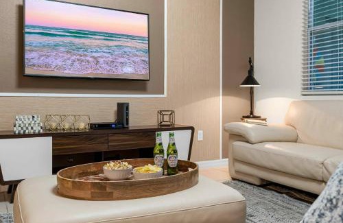Loughman House | 5 Beds Heated Pool at Solterra Resort