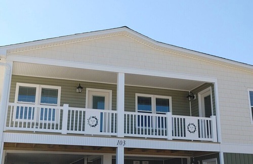 Emerald Isle House | 5-BR house with Pool, Hot Tub & Mother-in-Law Suite in Emerald Isle