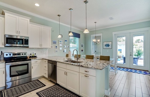 Jacksonville Beach House | 5 BR luxury Beach house 5 min walk to beach