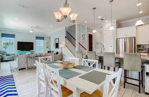 Jacksonville Beach House | 5 BR luxury Beach house 5 min walk to beach