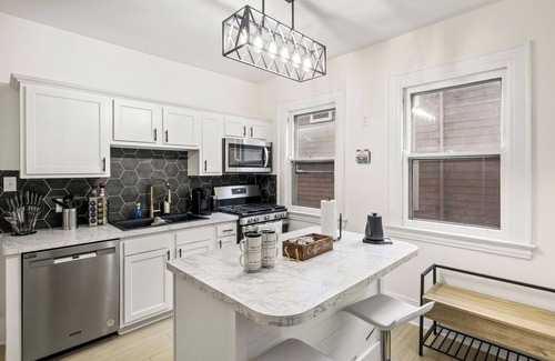Rochester House | 5 br|Parking | Mins to RIT, UR and Strong