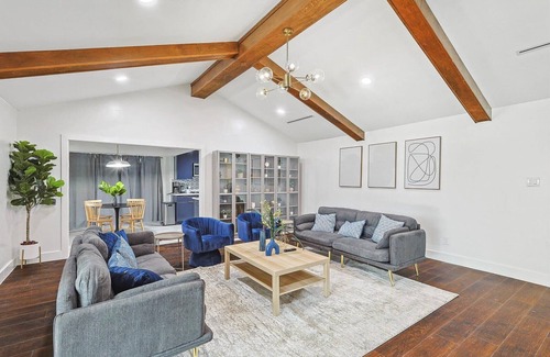 DeSoto House | 5-BR Relaxing Retreat with Pool, Hot tub, Fire Pit