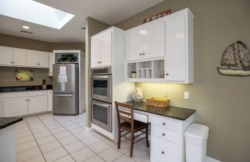 Heritage Woods House | 5 Cannon Row: Pet Friendly, close to the beach. Free Bikes, Beach Chairs