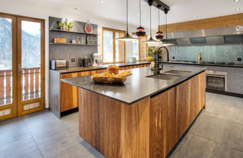 La Clusaz Ski Chalet | 5* Chalet for 15 with spa on slopes in La Clusaz