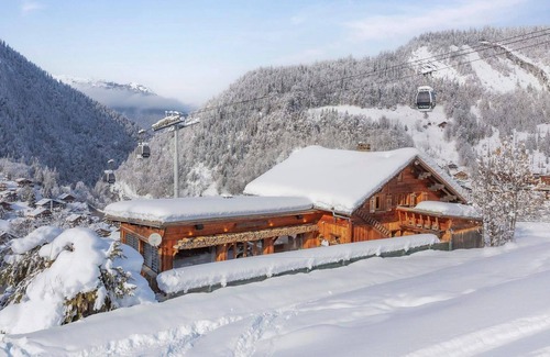 La Clusaz Ski Chalet | 5* Chalet for 15 with spa on slopes in La Clusaz