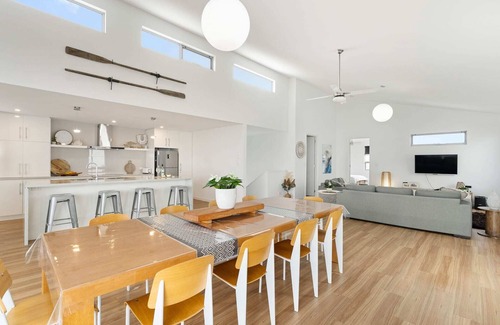 Port Elliot House | 5 Chiton Ct - Luxury Near the Beach