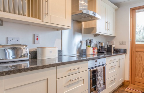 Bugford Cottage | 5 Court Cottage, Hillfield Village