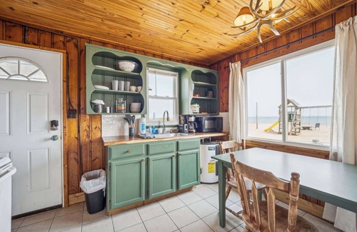 Oscoda Cabin | #5 | Lake Views with Big Windows & Bath