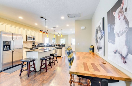 Vamo House | 5 Mi to Beach: Family Retreat in Sarasota!