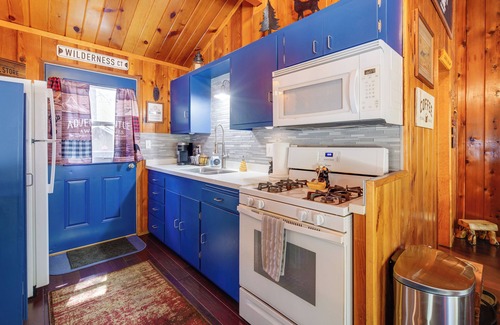 Sugarloaf Cabin | 5 Mi to Big Bear Lake: Pet-Friendly Gem Near Hikes