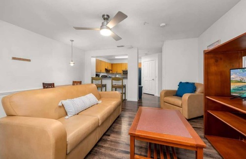 Bearss Plaza Apartment | 5 MI to Busch Gardens + 2 MI to USF + Pool + Gym