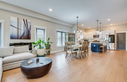 Sylvan Hills House | 5 Mi to Dtwn ATL: Home w/Office & Large Backyard!