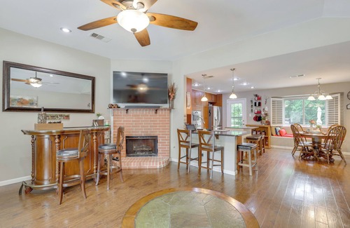 Lewisville House | 5 Mi to Lewisville Lake: Couple's Retreat w/Yard