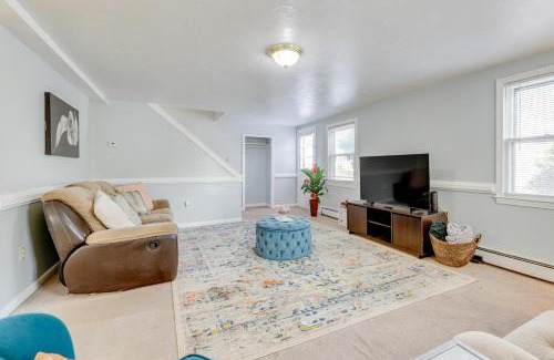 Auburn House | 5 Mi to to Downtown Worcester Quiet Townhome