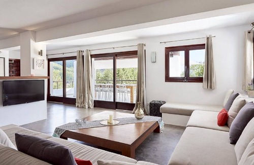 Ibiza Island House | 5 min from the beach! House with private pool for 8 people
