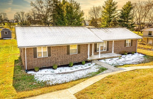 Jefferson City Apartment | 5 min to C-N Univ & Lake - Extra Parking