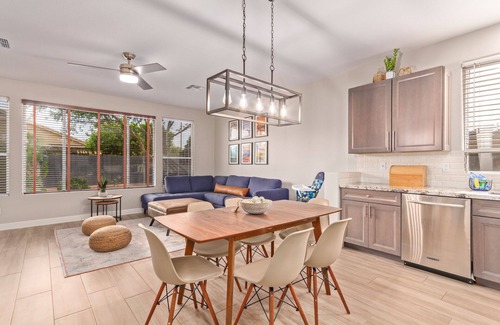 Ranchos Del Sol House | 🏝5 Min to TOP Shop + dine, 🐶 OK, 900mbps internet