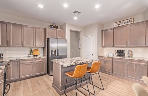 Ranchos Del Sol House | 🏝5 Min to TOP Shop + dine, 🐶 OK, 900mbps internet