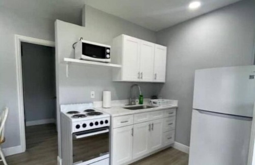 Singer Island Condo | 5 Min Walk-Beach, Surfing, Prime Location, Wi-Fi
