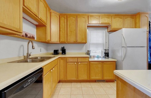 Orchard Park House | 5 Min Walk Bills Stadium | Private Buffalo Home