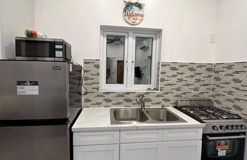 Great Exuma Cottage | 5 min walk or rent a bike to Turtle Beach