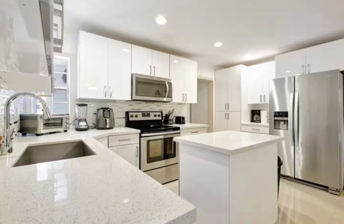 Boynton Beach Apartment | 5 Mins from the Beach! Private Pool and Hot Tub, Mini-Golf & Entertainment