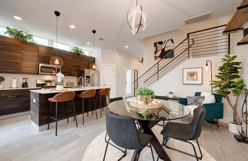 Northside House | 5 mins to Downtown | Tesla Charger | Sleeps 6