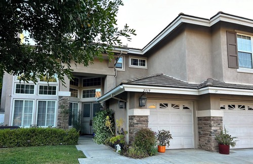 Cloverdale House | 5 minutes away from Safari Park Family sized home Located in gated community