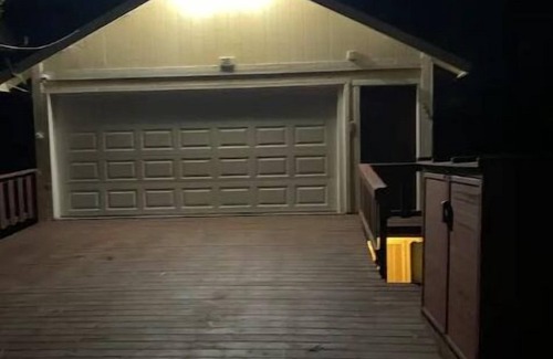 Crestline House | 5 minutes driving and 20 minutes walking distance to the Lake Gregory