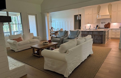 Opelika House | 5 minutes from Robert Trent Jones Grand National. 5 bedrooms and 3.5 baths.