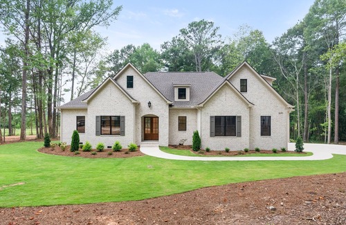 Opelika House | 5 minutes from Robert Trent Jones Grand National. 5 bedrooms and 3.5 baths.