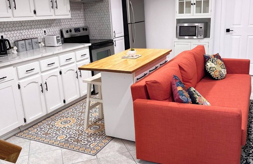 Hull Apartment | 5 minutes to Downtown Ottawa - Cozy Spacious 2 Bedroom Apartment