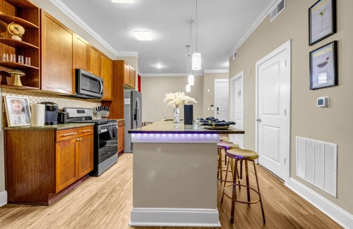 Bellevue Apartment | 5 Minutes to Lenox Mall: Sleeps 8