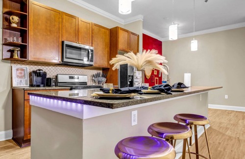 Bellevue Apartment | 5 Minutes to Lenox Mall: Sleeps 8