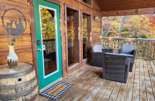 Wears Valley Cabin | 5 Minutes to National Park - Stunning Mountain Views in Wears Valley - Hot Tub