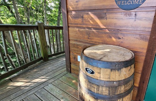 Wears Valley Cabin | 5 Minutes to National Park - Stunning Mountain Views in Wears Valley - Hot Tub