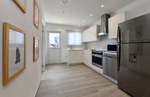 Ponton Apartment | 5 minutes to the Beach, Pool view appartment