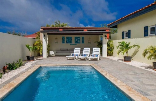 Ponton Apartment | 5 minutes to the Beach, Pool view appartment