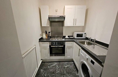 City of Westminster Apartment | 5 Minutes Walk From Marble Arch Station, Short Walk to Oxford Street, 3 Bedrooms