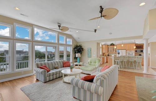 Duck House | 5 O'Clock Somewhere: Close to Beach, Dog-Friendly, Hot Tub & Pool