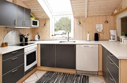 Aalbaek House | 5 person holiday home in lb k