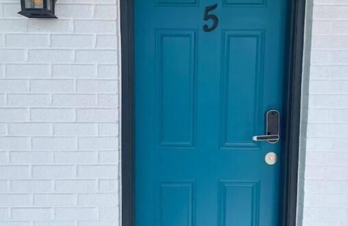 Eiber Apartment | 5 Rockleys Vintage Motel, EV Charging Available