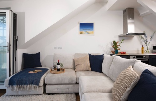 Carbis Bay Apartment | 5 St Gwithian - an apartment that sleeps 2 guests in 1 bedroom