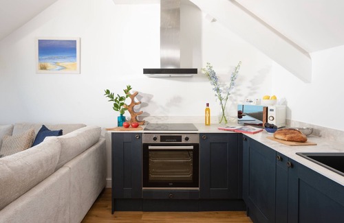Carbis Bay Apartment | 5 St Gwithian - an apartment that sleeps 2 guests in 1 bedroom
