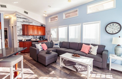 Bainbridge Boat Rental | 5-Star/2-BR Boathouse Fully Remodeled-Directly on the Flint River w/Amazing Deck