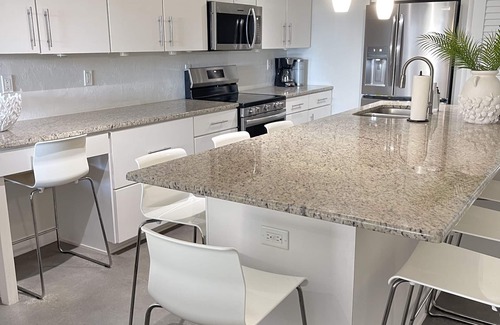 New Smyrna Beach Condo | 5 Star Beachfront Condo 3 BED 2 BATH 1st FLOOR NONDRIVING BEACH