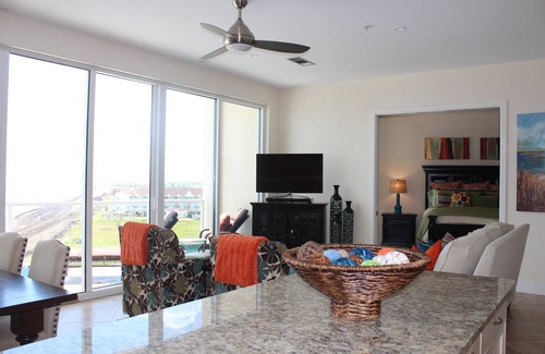 Galveston Condo | 5 star beachfront Family Friendly Penthouse!