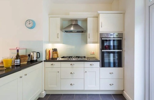 Borth-y-Gest Cottage | 5 Star Cottages (Sleeps 16), Amazing Sea & Mountain Views